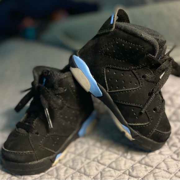 Toddler Nike Air Jordan’s - Picture 2 of 4